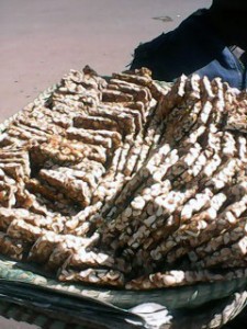Süsser Snack aus Erdnüssen Madagaskar